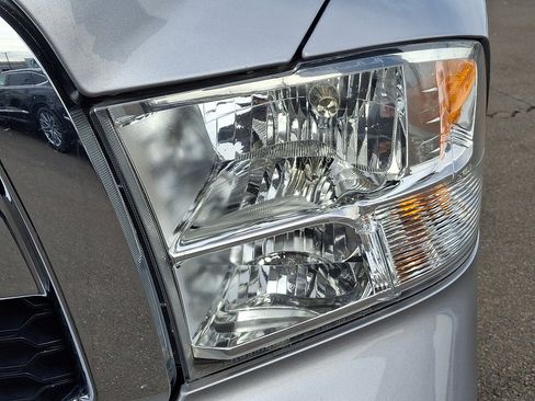 Used 2024 RAM 1500 Classic SLT image 8