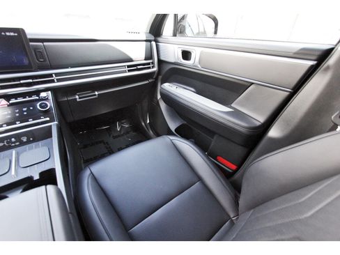 Used 2024 Hyundai Santa Fe SEL AWD/4WD image 11