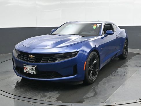 Used 2020 Chevrolet Camaro LT RWD image 6