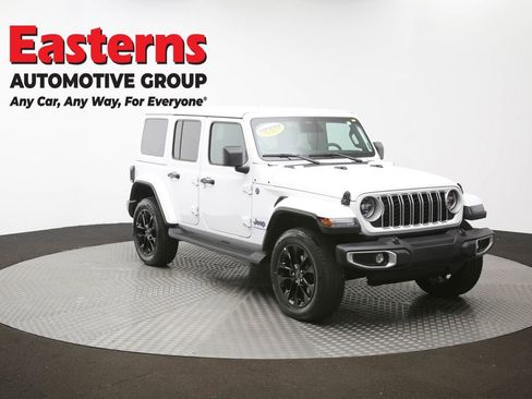 Used 2025 Jeep Wrangler Unlimited Sahara AWD/4WD image 49