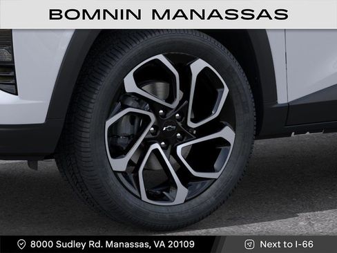New 2026 Chevrolet Trax RS w/ Sunroof Package FWD image 9