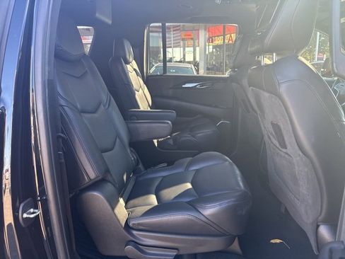 Used 2019 Cadillac Escalade ESV Platinum image 27
