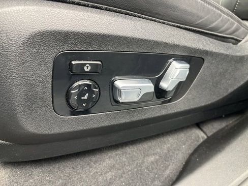 Used 2022 BMW X7 M50i w/ Dynamic Handling Package AWD/4WD image 11