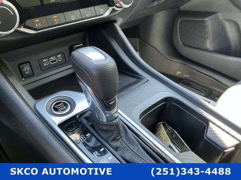 Used 2024 Nissan Sentra SV FWD image 23