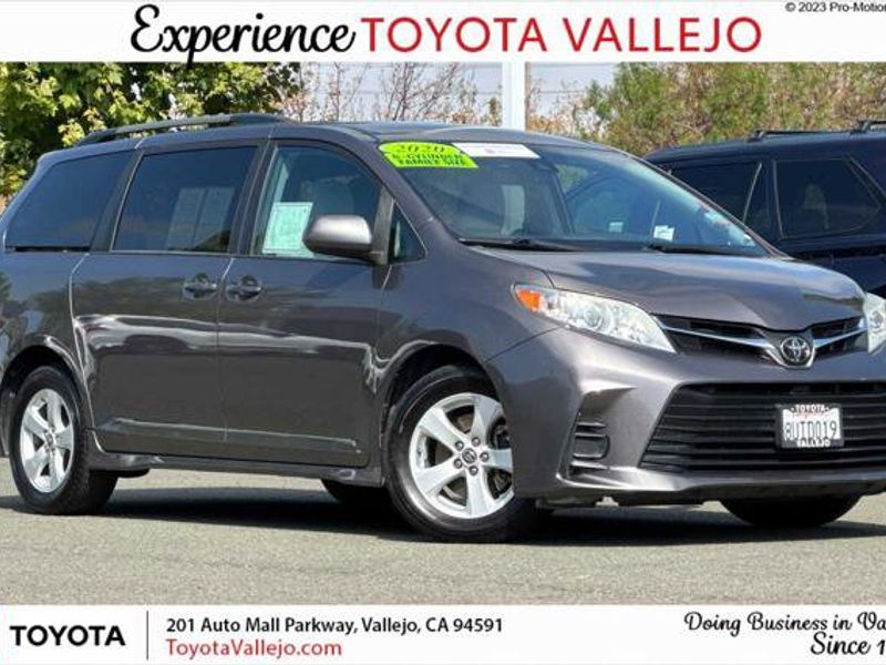 Certified 2020 Toyota Sienna LE image 1