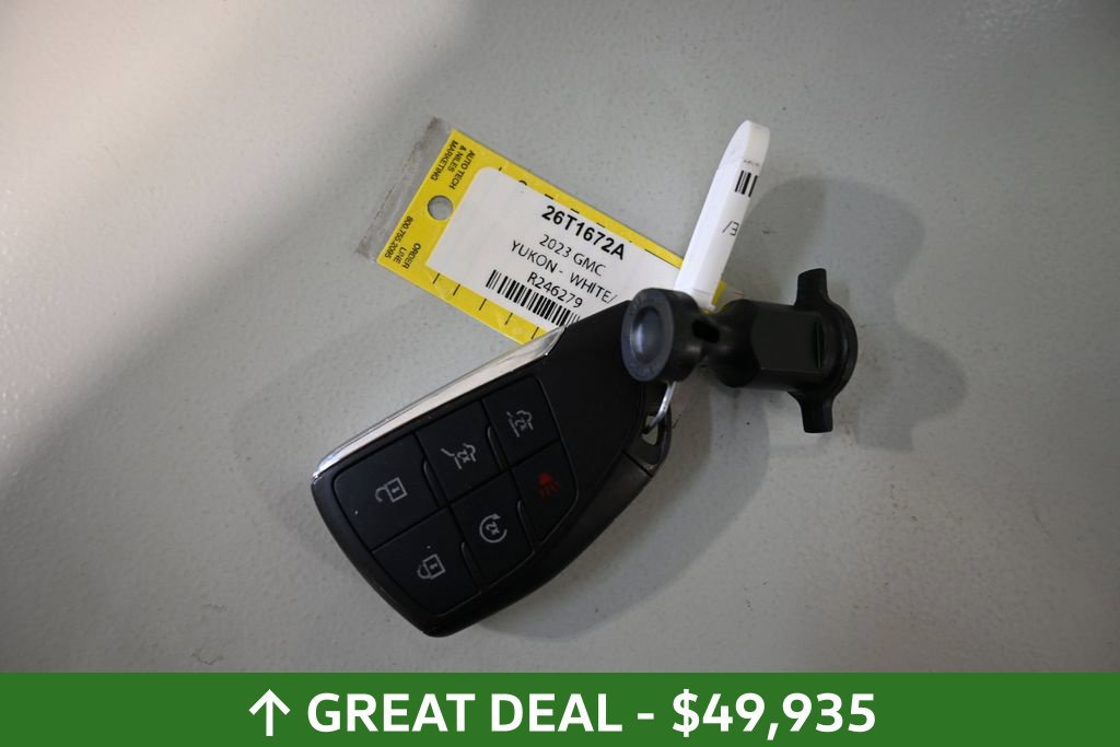 Used 2023 GMC Yukon XL SLT w/ SLT Luxury Package AWD/4WD image 13