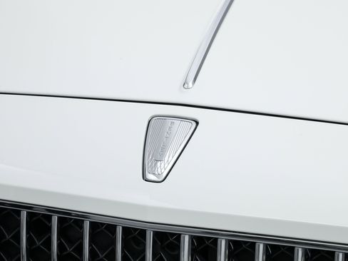 Used 2022 Bentley Flying Spur Plug-In Hybrid AWD/4WD image 10