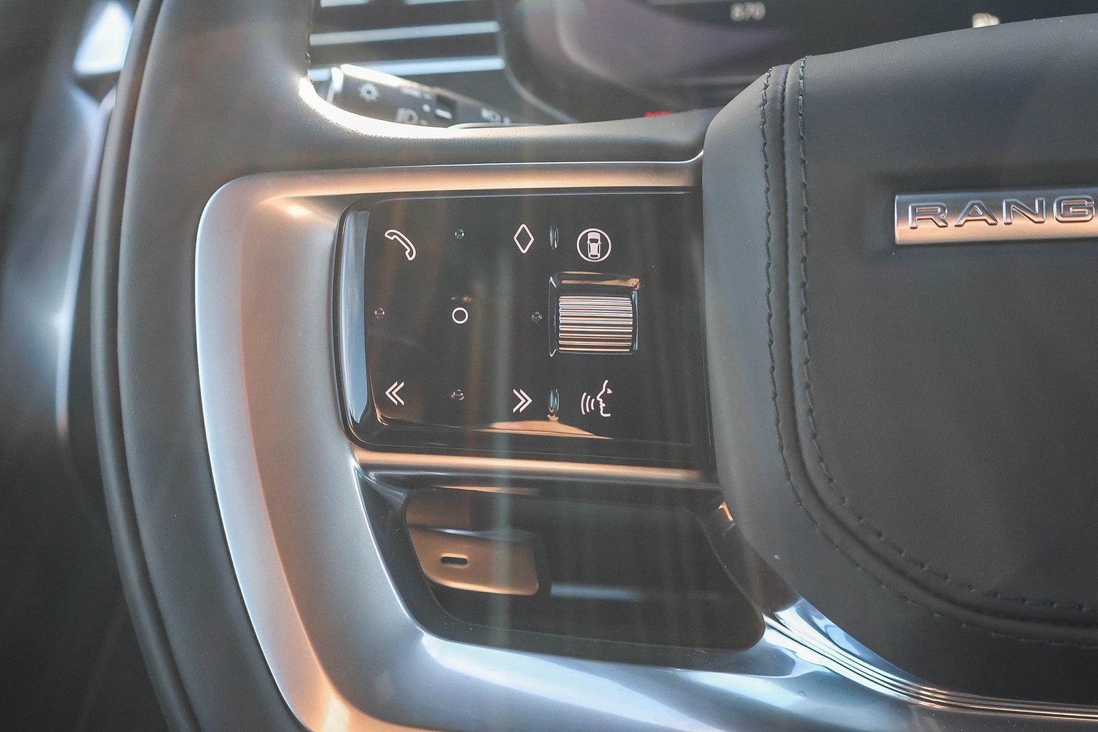 New 2026 Land Rover Range Rover SE AWD/4WD image 37