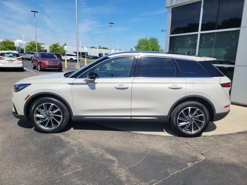Certified 2024 Lincoln Corsair AWD w/ Equipment Group 101A image 3