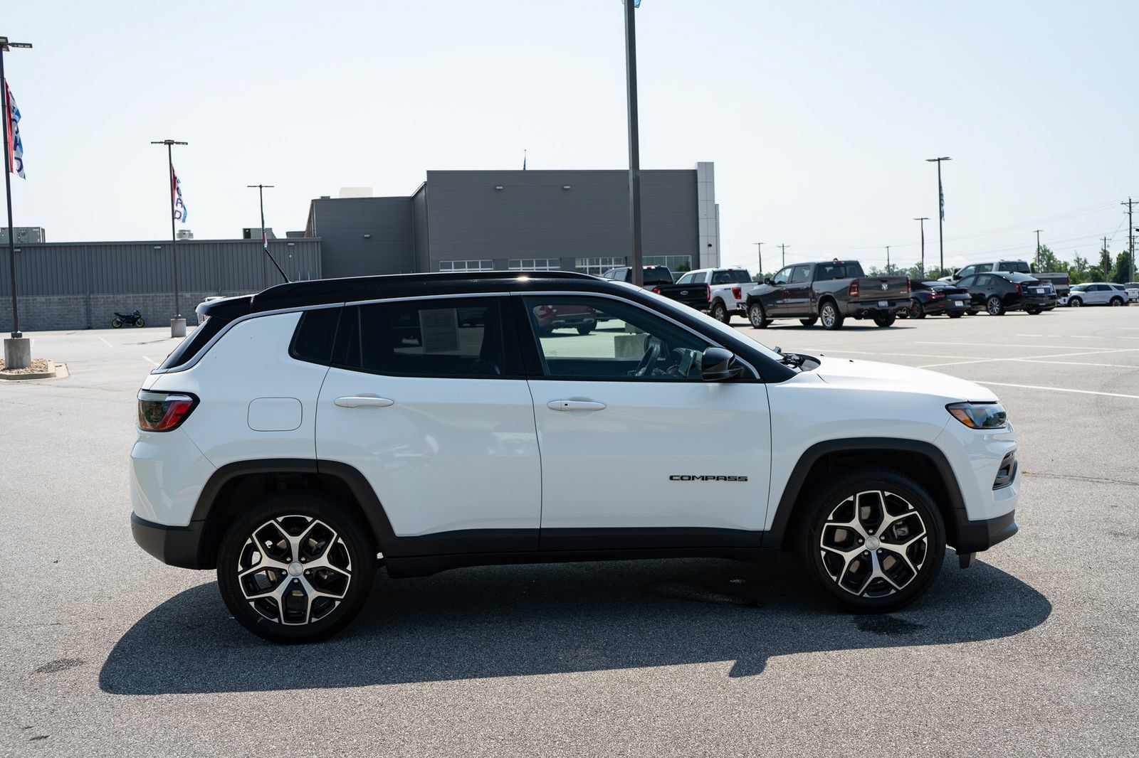 Used 2024 Jeep Compass Limited AWD/4WD image 11