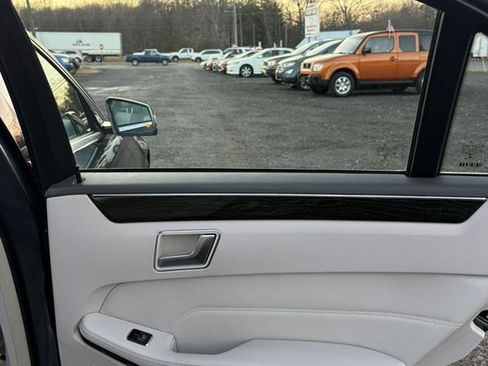 Used 2014 Mercedes-Benz E 350 Sedan image 18