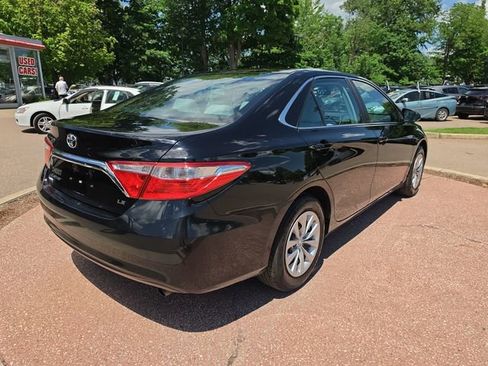 Used 2015 Toyota Camry LE FWD image 5