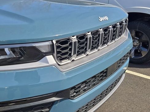 New 2026 Jeep Grand Cherokee Limited image 2