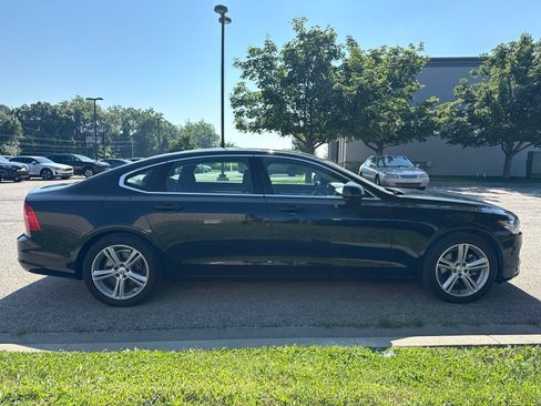 Used 2018 Volvo S90 T5 Momentum w/ Convenience Package AWD/4WD image 4