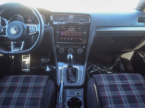 Used 2018 Volkswagen GTI SE image 26