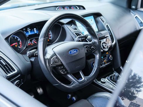Used 2017 Ford Focus RS AWD/4WD image 27