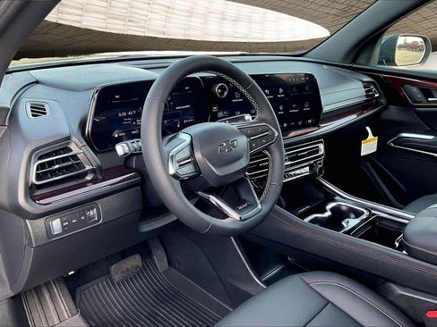 New 2026 Chevrolet Traverse Z71 w/ Driver Confidence Package image 8