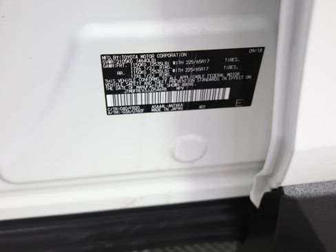 Used 2018 Toyota RAV4 LE w/ All Weather Liner Package image 27