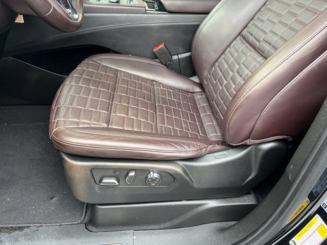 Used 2023 Cadillac Escalade ESV Sport Platinum AWD/4WD image 11