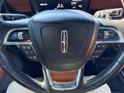 Used 2019 Lincoln Navigator Reserve image 35
