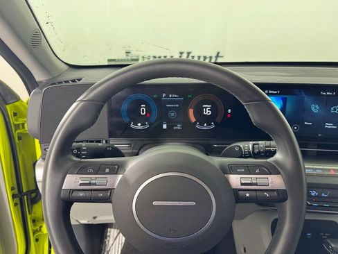 Used 2025 Hyundai Kona SEL image 21