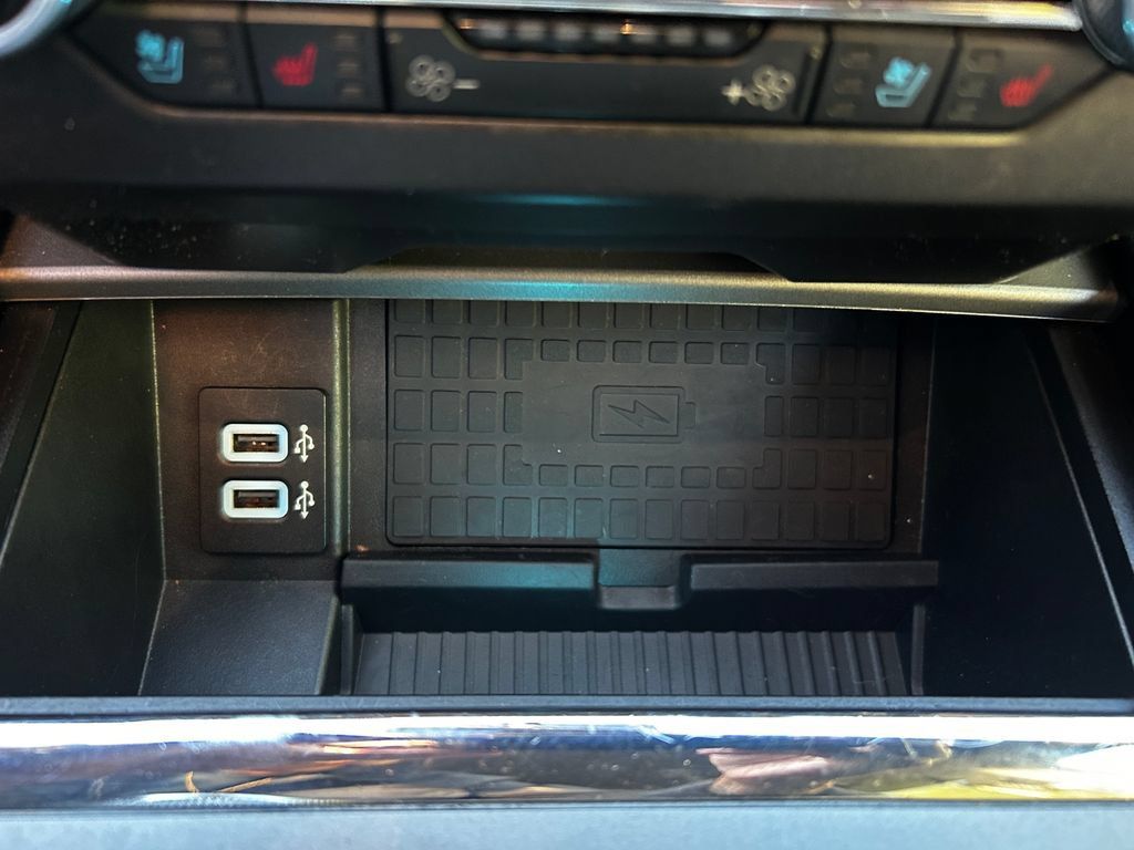 Used 2019 Ford Expedition XLT w/ Equipment Group 202A AWD/4WD image 23