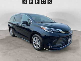Used 2023 Toyota Sienna Platinum AWD/4WD video 1