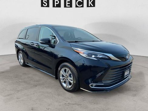 Used 2023 Toyota Sienna Platinum AWD/4WD image 1