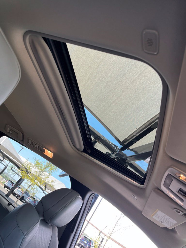 Used 2025 Toyota Sienna XLE FWD image 31
