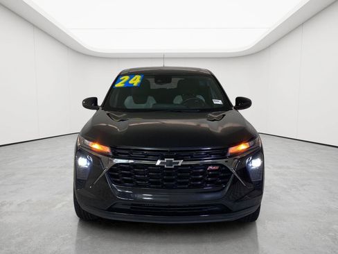 Certified 2024 Chevrolet Trax RS w/ Driver Confidence Package FWD image 2