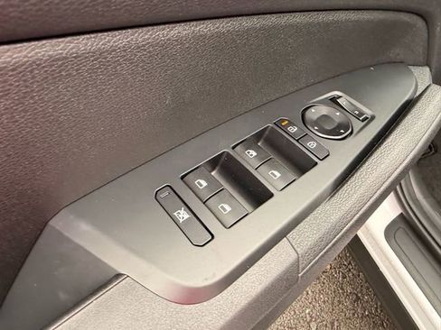 New 2026 Kia Sportage LX FWD image 11