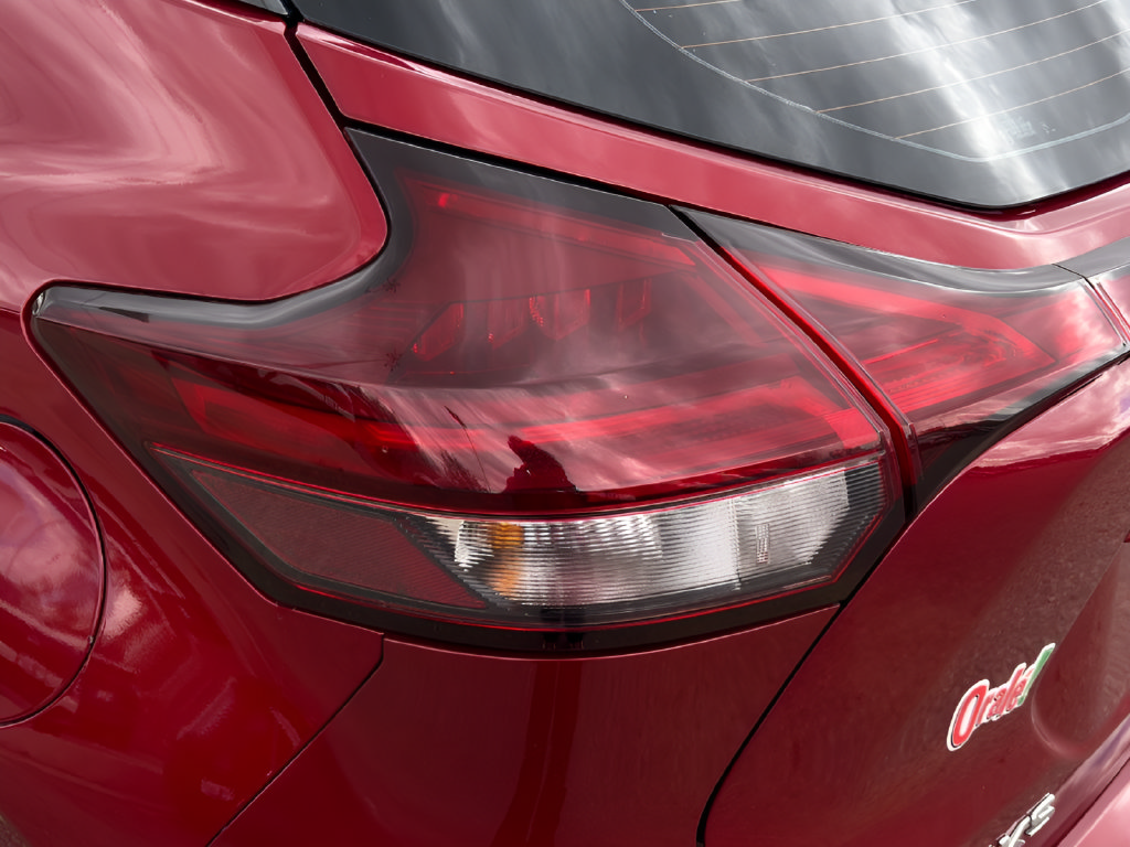Certified 2024 Nissan Kicks SR w/ SR Premium Package FWD image 32