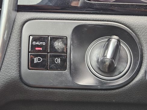 Used 2020 Porsche Cayenne image 30