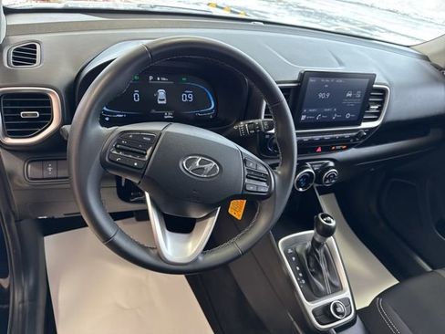 Used 2023 Hyundai Venue SEL image 14