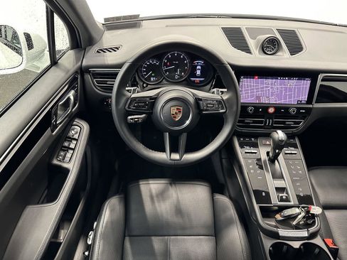 Certified 2025 Porsche Macan image 26