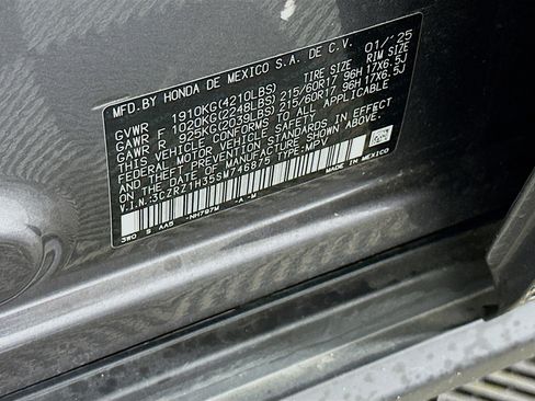 Used 2025 Honda HR-V LX image 12