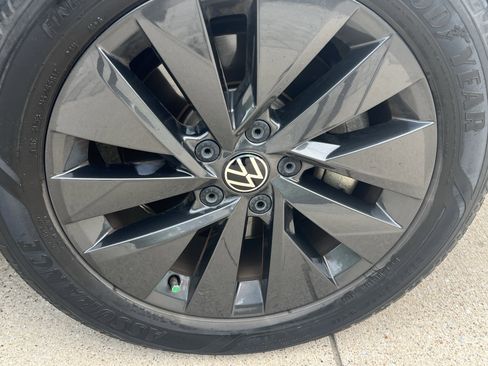 Used 2023 Volkswagen Taos S image 12