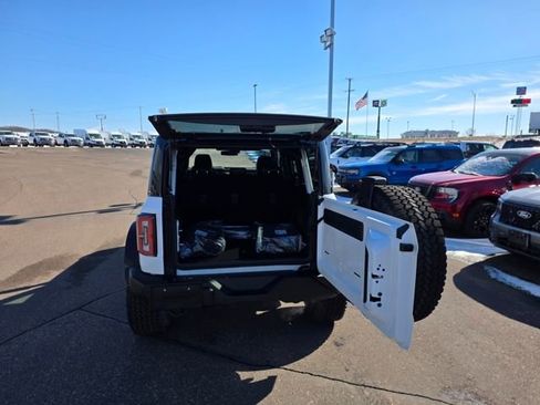 New 2026 Ford Bronco Outer Banks w/ Sasquatch Package image 11