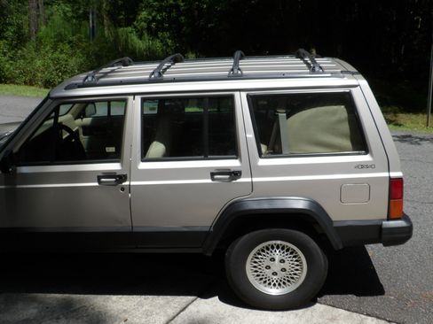 Used 1996 Jeep Cherokee 4WD 4-Door image 24