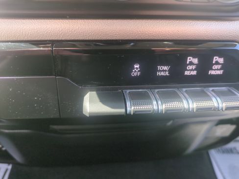 Used 2022 RAM 1500 Laramie AWD/4WD image 26
