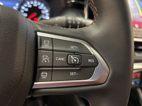 Used 2022 Jeep Compass Limited image 21