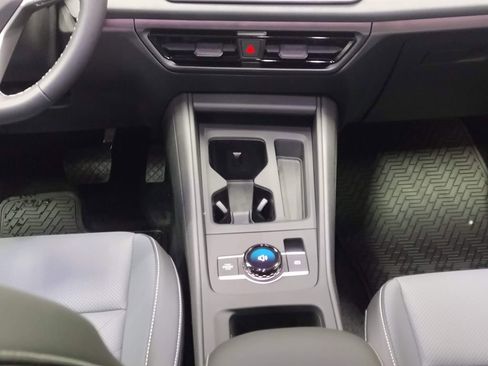 New 2026 Volkswagen Tiguan SE image 38