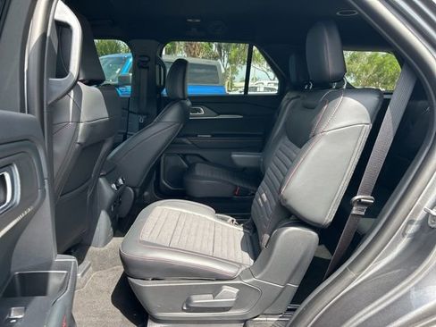 Certified 2026 Ford Explorer ST-Line w/ ST-Line Street Pack RWD image 12