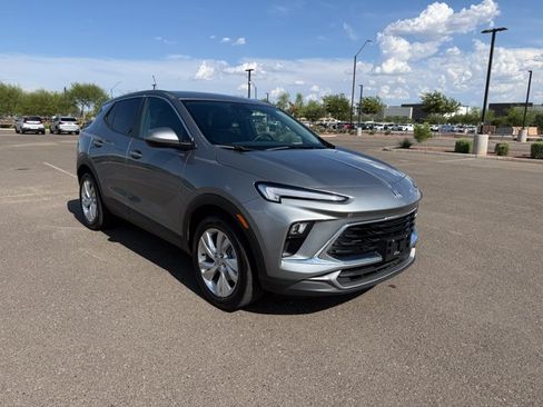 Used 2025 Buick Encore GX Preferred FWD image 3