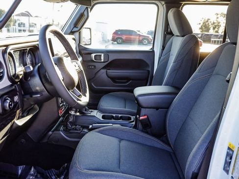 New 2026 Jeep Gladiator Sport AWD/4WD image 22