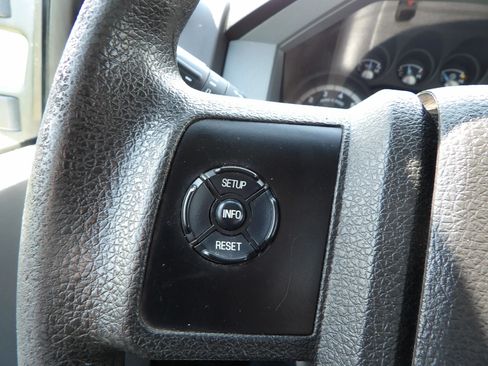 Used 2016 Ford F250 XL w/ Camper Package RWD image 21