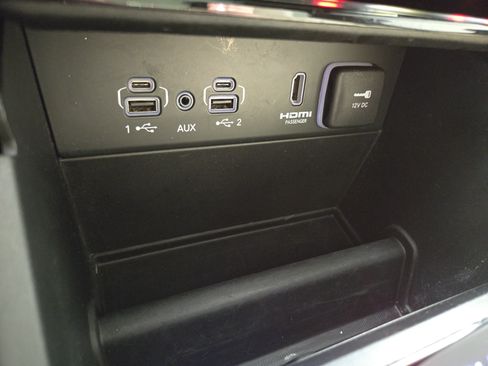Used 2023 Jeep Grand Cherokee 4WD 4xe image 28