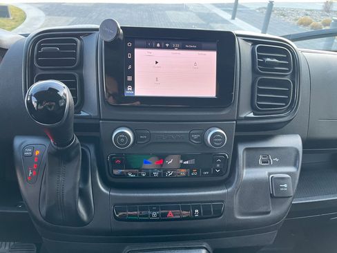 Used 2025 RAM ProMaster 2500 w/ Convenience Group image 24