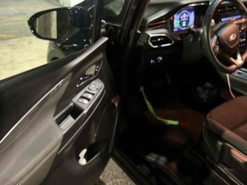 Used 2022 Chevrolet Bolt LT image 3