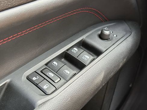 Used 2025 Jeep Compass Trailhawk AWD/4WD image 28